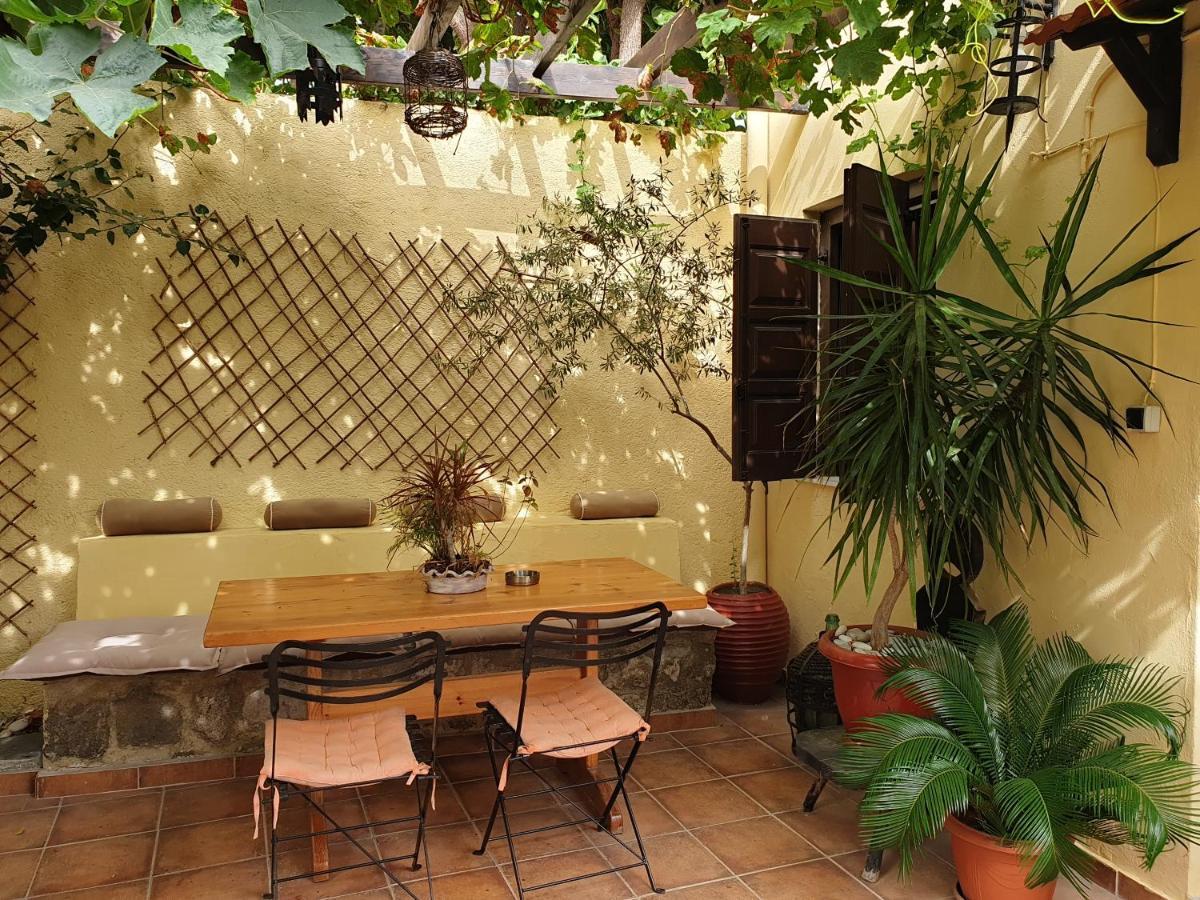 Chris Αpartments Old Town Apartamento Rhodes City Exterior foto