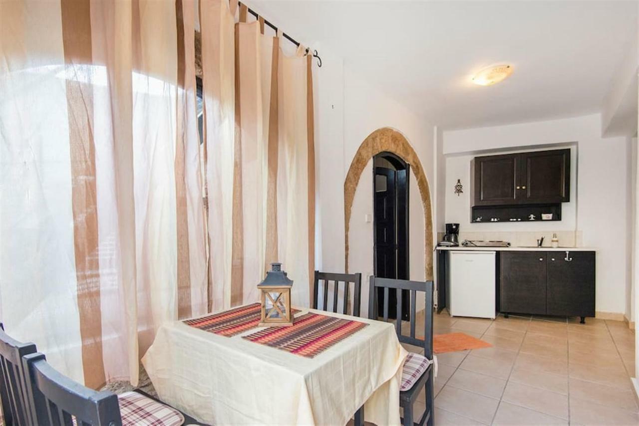 Chris Αpartments Old Town Apartamento Rhodes City Exterior foto